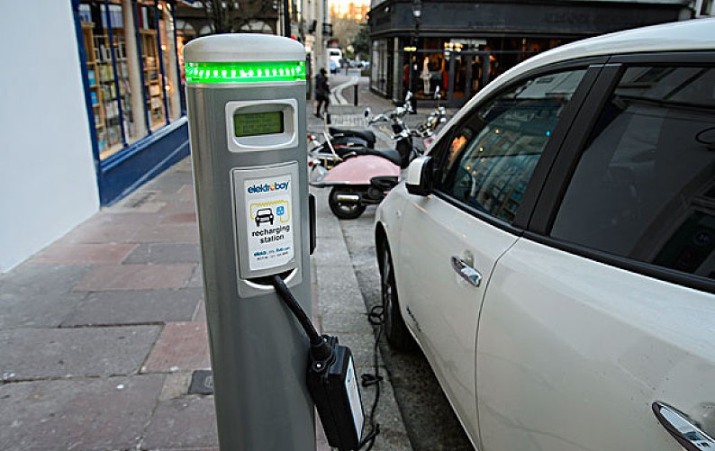 储能锂技术不断成熟，锂草莓视频免费在线观看储能市场潜力巨大